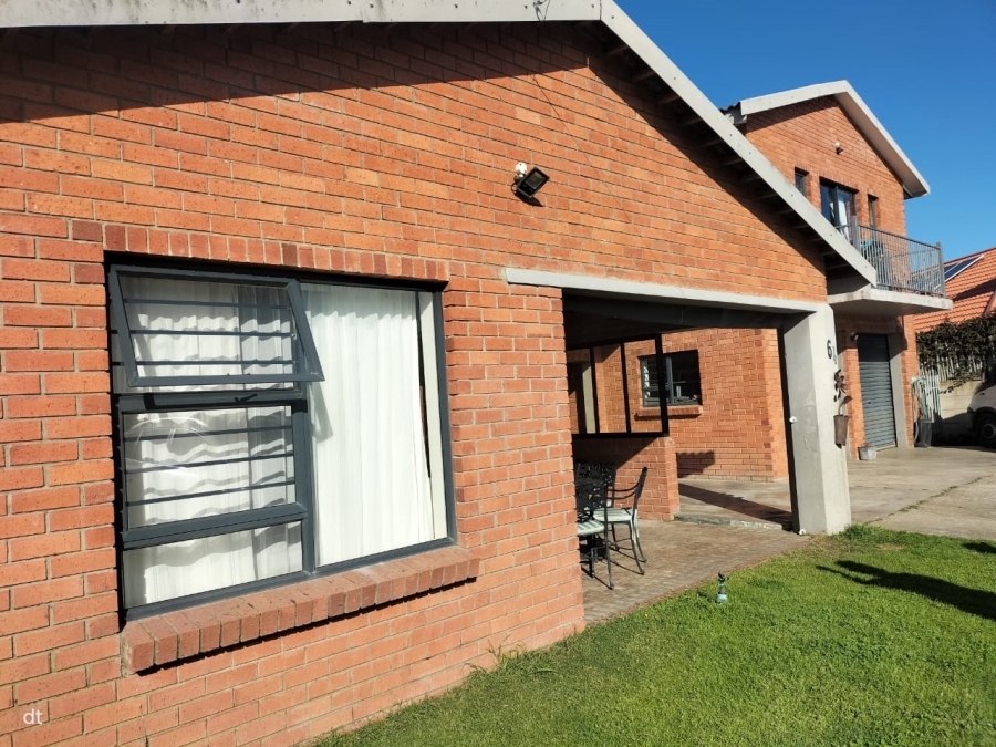 5 Bedroom Property for Sale in Fraaiuitsig Western Cape